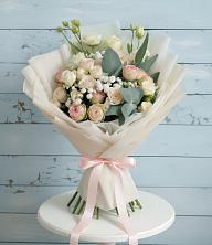 Букет цветов из:  Розы и Лизиантусы в Кошехабль