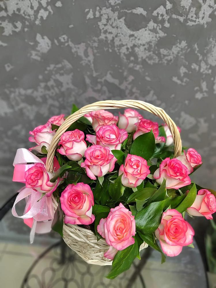 Цветочная композиция из Розы в корзине в Кошехабль