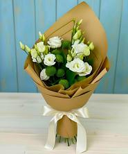 Букет цветов из:  Хризантемы и Лизиантусы в Кошехабль