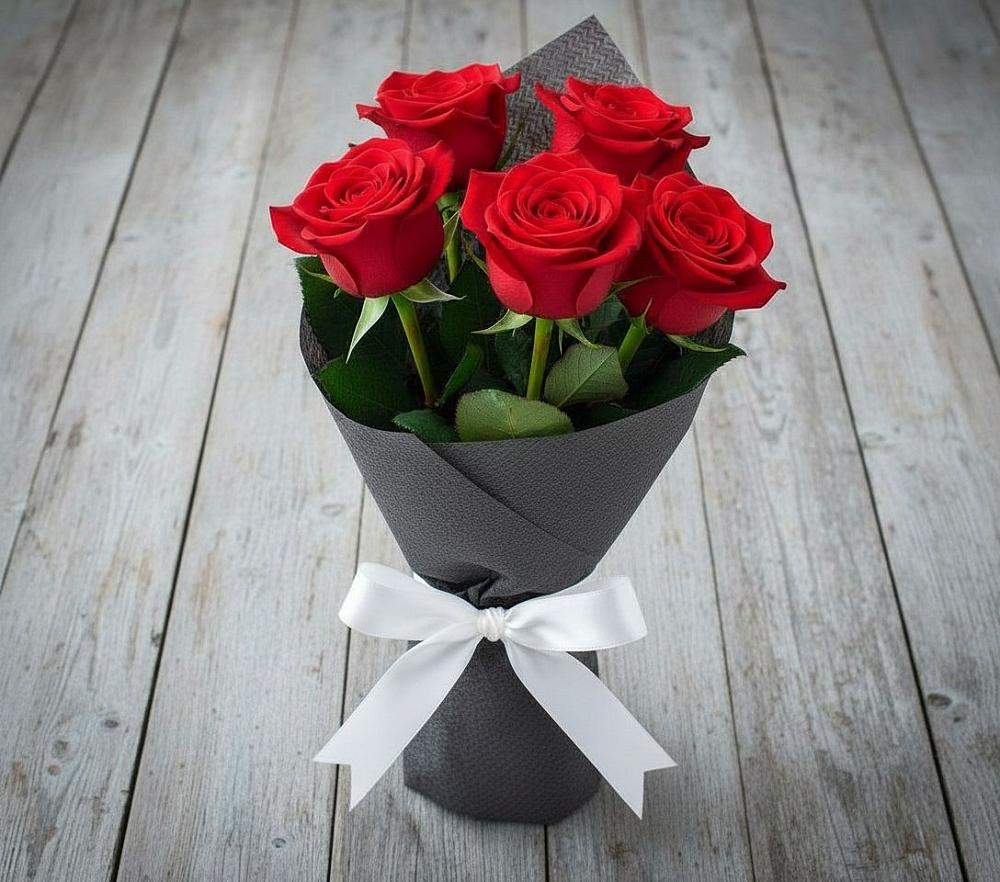 Букет 5 Красных роз Эдлесс Лав в Кошехабль