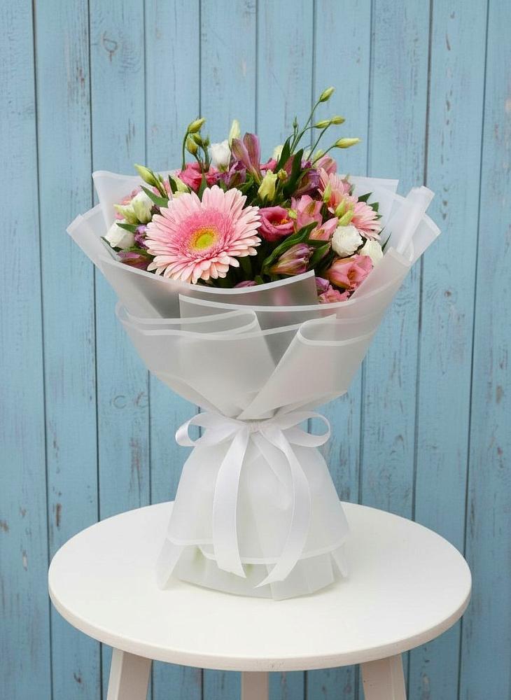 Букет цветов из: Герберы, Альстромерии и Лизиантусы в Кошехабль