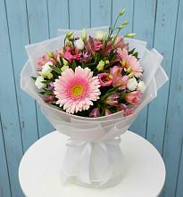 Букет цветов из:  Герберы, Альстромерии и Лизиантусы в Кошехабль