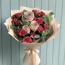 Букет цветов из:  Гвоздики и Розы в Кошехабль