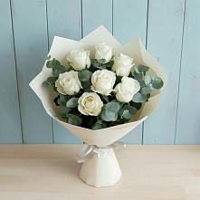 Букет Белые розы в Эвкалипте в Кошехабль