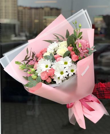 Букет цветов из: Розы, Лизиантусы и Хризантемы в Кошехабль