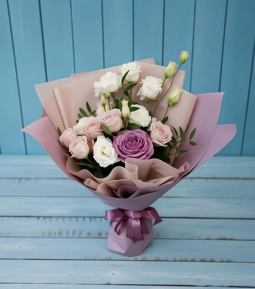 Букет цветов из: Розы и Лизиантусы в Кошехабль